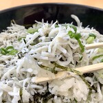 壇之浦パーキングエリアレストラン - しらす増量の釜揚げしらす丼