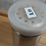 Oushuu Taishouken Chiba - 味変の主力、魚粉！麺にパラパラして！