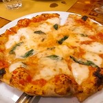 ピッツェリア パーレンテッシ - ⚫マルゲリータ