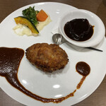 kitchen俊貴 - 肉料理です。アンパンマンみたいww