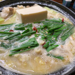 美以珠 - モツ鍋。これで1人前。バターの味した。何回も来てるのになんでもっと早く頼まなかったんだー!!という位美味い