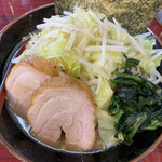 横浜家系ラーメン 鶏と家 - 