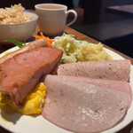 ドイツ国家認定食肉加工マイスターの店 AkitaHam. - 基本のランチセット﻿
      玄米セット 850円＋税﻿
      ドリンク ハム屋のトマトスープ﻿