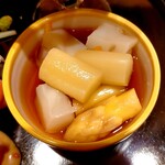 蓬左茶寮 - 柚子釜の中 白アスパラ 葛寄せ