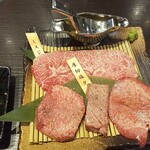 黒毛和牛焼肉 凱旋門 - 