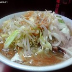 ラーメン二郎 - ぶた2枚入り小ラーメン 「ヤサイカラメアブラニンニク」(600円) 2012/09