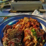 銀座松坂屋屋上ビヤガーデン　麦羊亭 - 肉のプレート。十分過ぎる量やね。(食べ放題やから関係ないけど…）