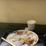 らー麺　Do・Ni・Bo - おっ赤いのが載ってますよ〜