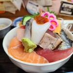 喰い処　弐七 - 海鮮丼です。