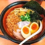 らー麺屋めん丸 - 料理写真:海老味噌ラーメン！小海老どっさり！煮卵ぱっかりとろり！