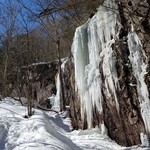 手白澤温泉ヒュッテ - 途中で見かけた氷柱