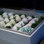 Yama  - 3種の白苺たち