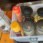 遊食空間ぶんぶん - 卓上調味料