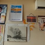 遊食空間ぶんぶん - カオスな壁面その2