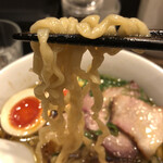 櫻井中華そば店 - 麺リフト