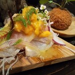 ファヴール - 稚鯛、ぶり、ウニのカルパッチョ