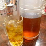 ウーロン杯徳用ボトル6杯分1,900円也）.ナイスな出し方や。酒飲みの心をつかむアイデアやね。
