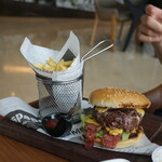 TRACE Restaurant & Bar - 