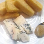 Grilled polenta and gorgonzola cheese