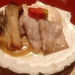 料亭 金城樓 - 鉢肴は太刀魚の貝焼き（夕食）