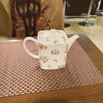 新心花梨 - お代わりのウーロン茶、入れ物可愛い！