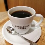 エクセルシオール カフェ バリスタ - ブレンドコーヒー　湯気を眺めながら焼き上がりを待ちましょう