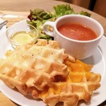 エクセルシオール カフェ バリスタ - ゴーダとチェダー　２種類のチーズを味わえるのは嬉しい