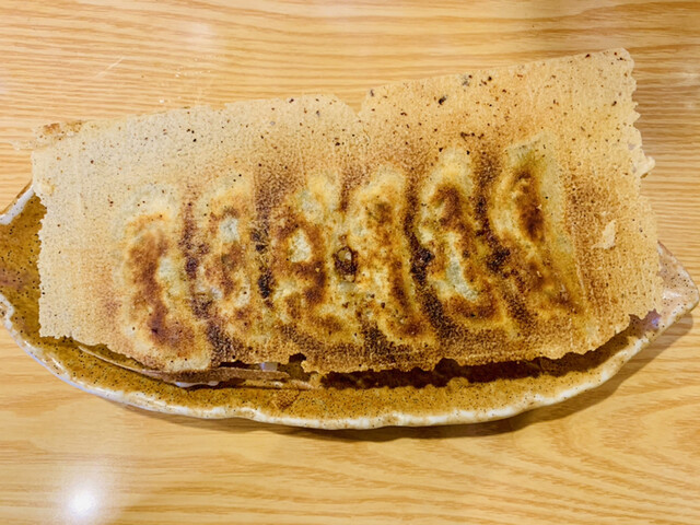 王子餃子専門店 湊川 中華料理 食べログ