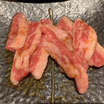 池袋焼肉 天下名牛 黒毛和牛炭焼 - 黒毛和牛カルビだと思ったけど、こっちが黒毛和牛『上』カルビらしい