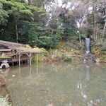 兼六園 寄観亭 - 趣のある瓢池（ひさごいけ）