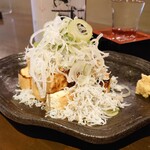 飲んべぇ食堂 らくだ屋 - しらすのせ栃尾揚げ炙り