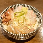 飲んべぇ食堂 らくだ屋 - 真鯛丼(特注)