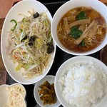 香林 - 肉野菜炒め定食