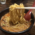 らーめん吉山商店 - 麺はこんな感じ