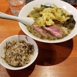 麺屋 六感堂 - ラム白湯 ばっけ味噌ラーメン＋鹿肉の煮込み ばっけ味噌まぜご飯