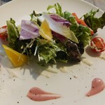 Northern Kitchen～All Day Dining～ - 彩りも綺麗なサラダです。実は2回お替わりしてます