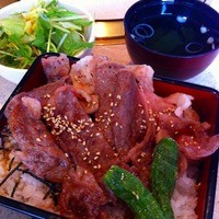 雅山GARDEN - 黒毛和牛サーロインステーキ御重