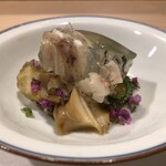 うを徳 - 鉄皮 煮凝り + 蒸し鮑 + きゅうり 胡麻酢和え
