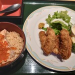 Ryoutei Hamaya - 鮭はらこ飯(単品、ミニサイズ？)とカキフライ