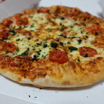 ドミノ・ピザ - 料理写真:マルゲリータ（M、半額で９７２円）