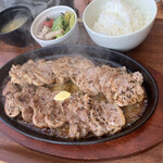 ひこま豚食堂＆精肉店 Boodeli - 