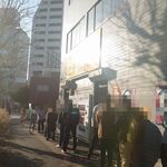 ラーメン二郎 - 食事終わって帰る時も大行列～(^^;)