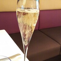 メイ - 乾杯シャンパーニュ