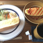 カフェ&デリ オッキアーリ - トーストモーニング