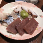 イオ酒場 - マグロの色が・・・