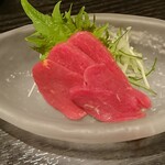 くいもの屋わん - 馬刺し 605円