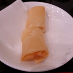 松の樹 - "シンガポール春巻き餃子"は１本です。