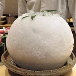 銀座 しのはら - お弟子さんが頑張って作った氷室
