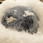 銀座 しのはら - 中から雪うさぎ