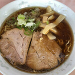 ラーメンだるまや - 料理写真:しょうゆラーメン 700円